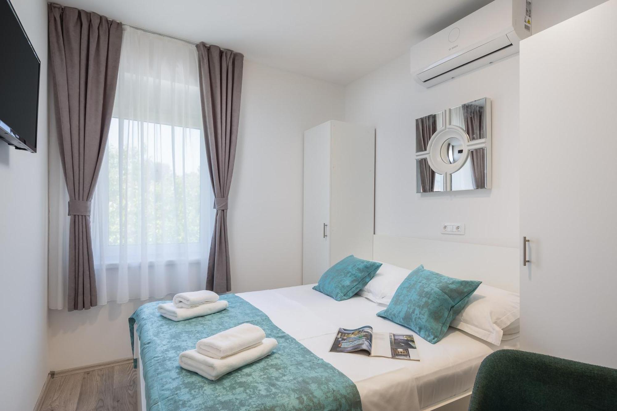 Beachfront Apartments Providenca With Free Parking Макарска Номер фото