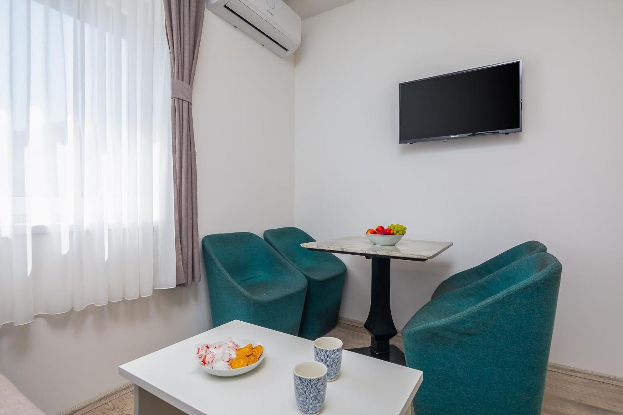 Beachfront Apartments Providenca With Free Parking Макарска Экстерьер фото