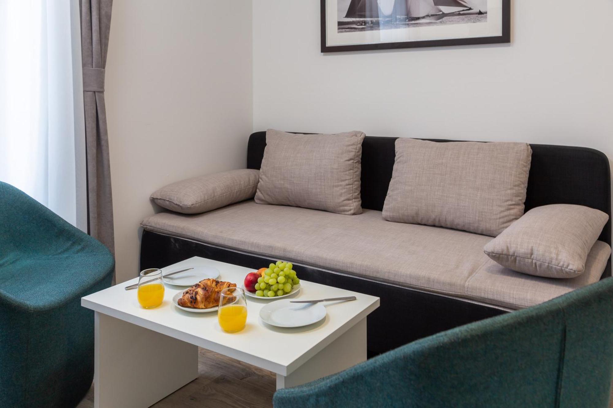 Beachfront Apartments Providenca With Free Parking Макарска Номер фото