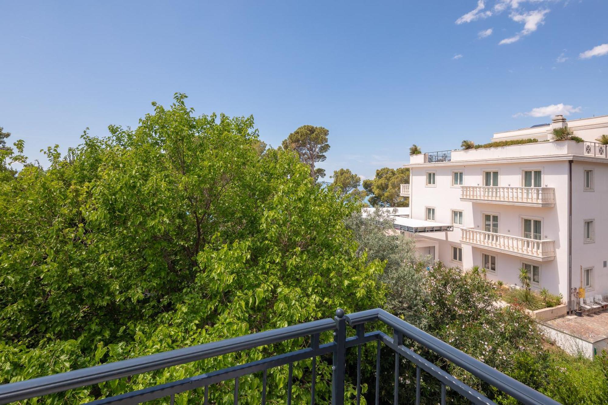 Beachfront Apartments Providenca With Free Parking Макарска Номер фото