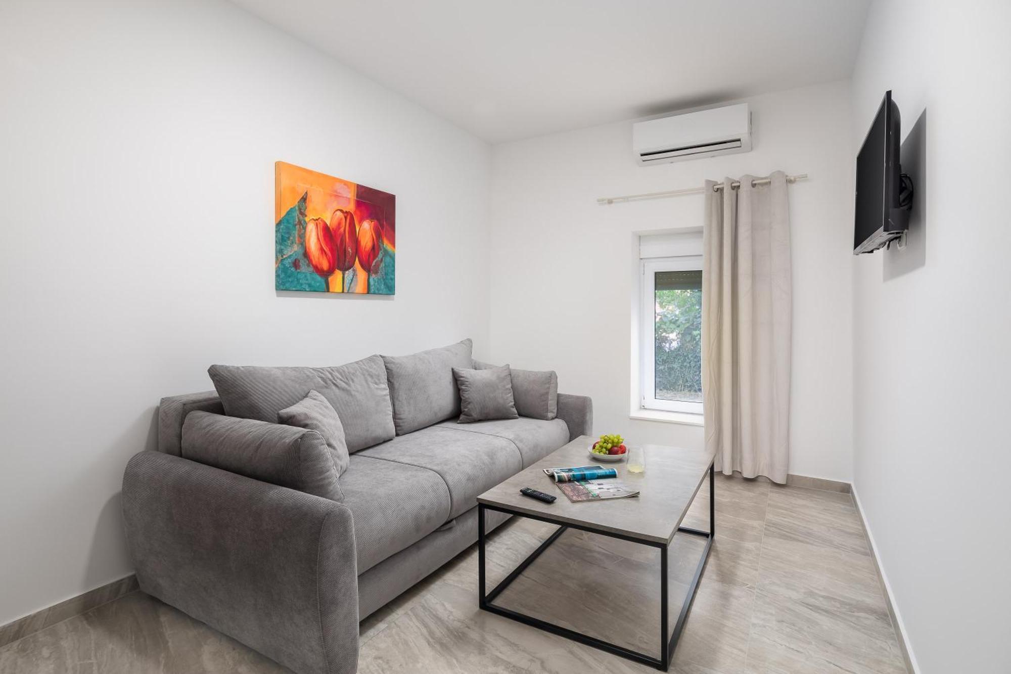 Beachfront Apartments Providenca With Free Parking Макарска Номер фото